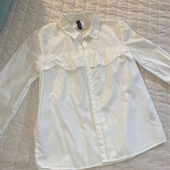 HM ruffle button down - Picture 2 of 3